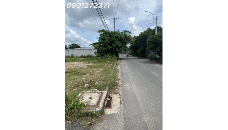 Bán nhanh đất 2 MT thổ cư 891m², gần chợ Xuân Thới Thượng và Bà Điểm, giá 23.5 tỷ, SHR