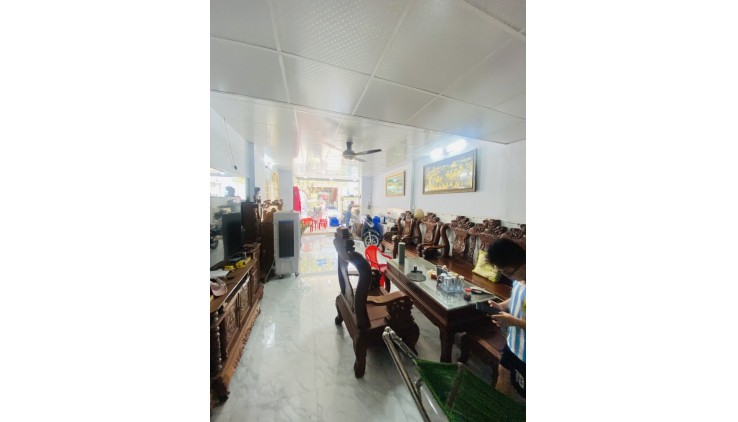 Ngân hàng định giá 6ty4 chào bán 5ty7 nhà mặt tiền KD Đ số 8 sát vách Aeon Tân Phú 120m2,2Tầng Nhỉnh 5tỷ