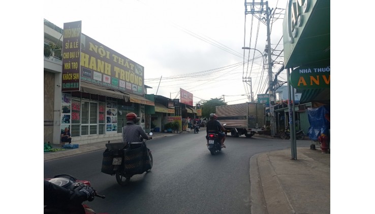 Bán đất mặt tiền Phan Văn Hớn, xã Xuân Thới Thượng, giá 10 + x tỷ