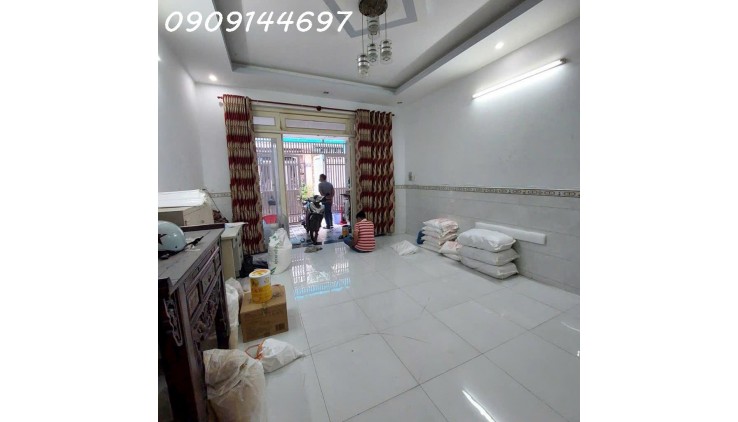 Nhà 2 tầng đường PHAN VĂN HỚN, phường TÂN THỚI NHẤT, Q12, dt 80m2 (4,3mx19m). Hẻm ôtô Giá 4,55Tỷ