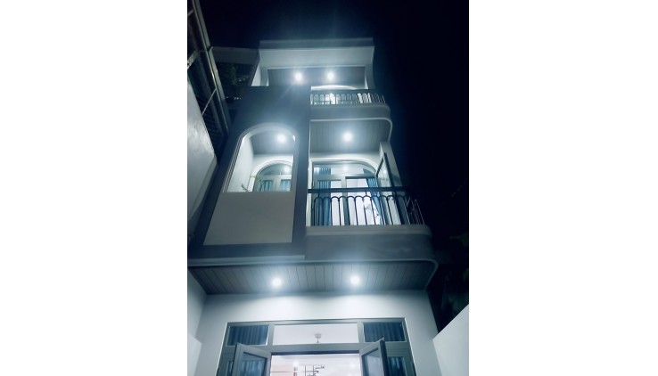 Tân Bình- nguyễn Sỹ Sách, Nhà mới 4 Tầng (3.9*17m), xe hơi đỗ cửa,5PN, 5WC, ngay chợ, 6.95T