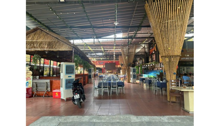 Sang nhà hàng 368 Tân Hương, Góc 3 MT đắc địa bậc nhất, 1300m2,giá thuê cực rẻ chỉ 150tr/tháng
