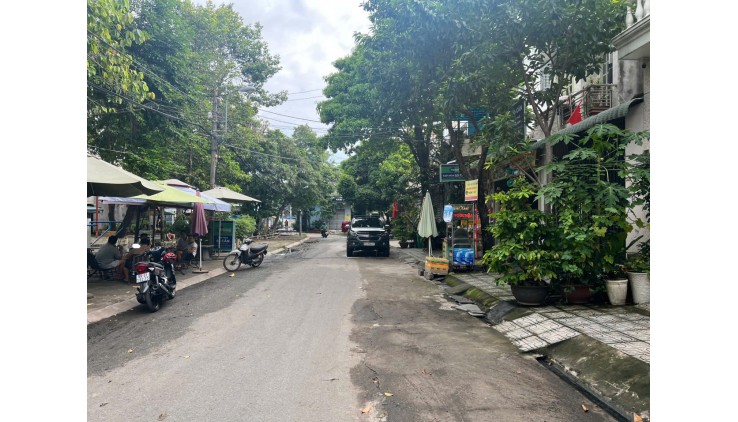 Nhà Mặt Tiền Đường Lê Thị Ri - Thị Trấn Hóc Môn - Tiện Mở Công Ty, Văn Phòng, Spa..Cách Bệnh Viện Hoác Môn 300M 63M2. Chỉ 4,2 Tỷ.