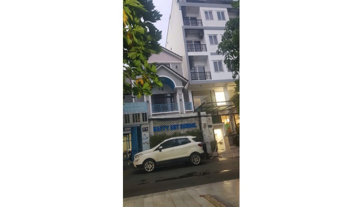 BIỆT THỰ LIỀN KỀ THẢO ĐIỀN - Q.2 - 153M2 - 31.8 TỶ - SỔ ĐỎ