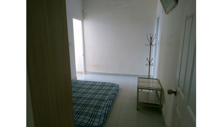 Cho thuê chung cư 3PN nhà có sẵn nội thất, trống dọn ở ngay tại chung cư 35 Hồ Học Lãm, Bình Tân