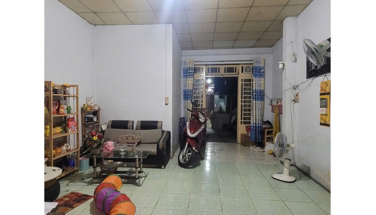 Bán nhà Mặt tiền Nguyễn Xí - giao Định Bộ Lĩnh,  4.6x35m,  Cấp 4, xây cao tầng, 17.9 tỷ