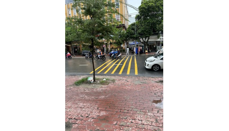 Bán nhà Măt tiền Đinh Bộ Lĩnh - ngây Bùi Đình Túy, Chu Văn An, 4.2x15m, 4 tầng, 14.9 tỷ