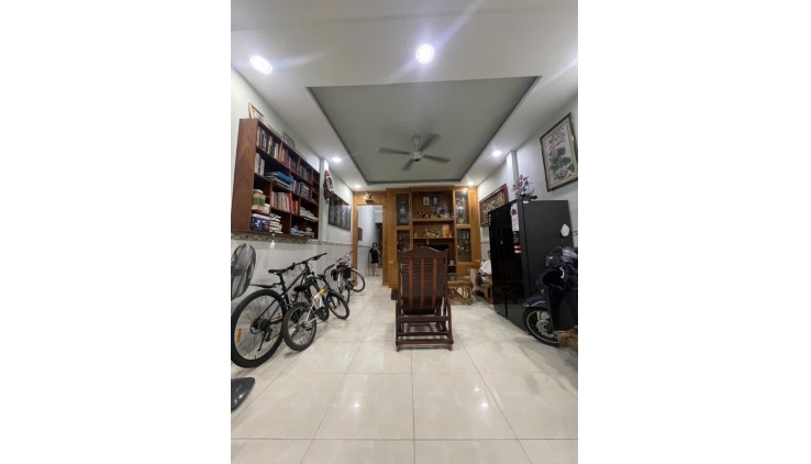 SIÊU PHẨM BÌNH TÂN-NGANG 4.2M-DÀI 15M-NỞ HẬU NHẸ TÀI LỘC-HẺM RỘNG 8M THÔNG-NHƯ MẶT TIỀN-CHỈ NHỈNH 5 TỶ.