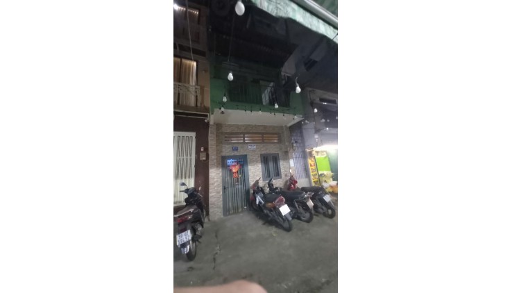 Bán đất tặng nhà 44m2 ngay giữa phố chợ Hồ Thị Kỷ thích hợp kinh doanh, buôn bán, khách sạn, căn hộ dịch vụ hoặc cửa hàng Salon Thẩm mỹ, làm đẹp đều