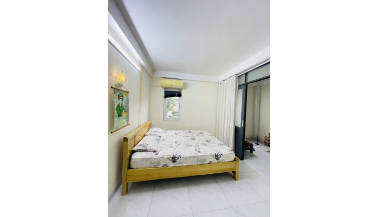Bán Gấp CHDV mặt tiền Sơn KỳTân Phú dòng tiền 1 tỷ/năm 200m2 ,4 Tầng thang máy Nhỉnh 31 tỷ