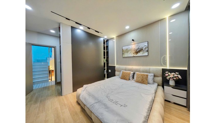 Bán nhà mới đón tết, hẻm 4m  Lý Thái Tổ - Ba Tháng Hai,  4x10m, 4 Tầng, 3 PN,  7.7 tỷ