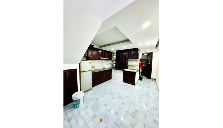 Cho thuê nhà 1T3L 150m2 3pn mặt tiền đường 1 - Linh Tây