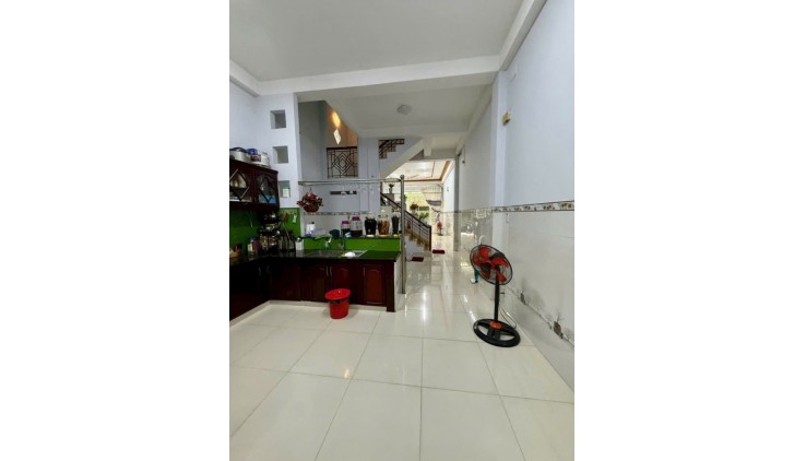 BÁN ĐẤT TẶNG NHÀ 3 TẦNG MỚI ĐẸP, TRUNG TÂM TÂN BÌNH GẦN ETOWN CỘNG HÒA