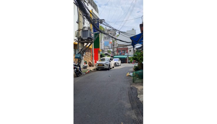 Nhà 3 tầng đường hẻm 10m, khu vực kinh doanh Thành Thái Quận 10