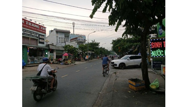 Nhà mặt tiền ngay sát thị trấn Hóc Môn, diện tích S gần 4000m2 giảm còn 50 + x tỷ
