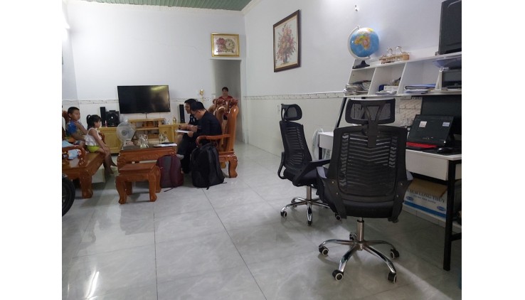 Bán nhà vị trí đẹp  hẻm 7M Hòa Bình quận Tân Phú 4 x 19 chỉ 5.6 tỷ tl tôt