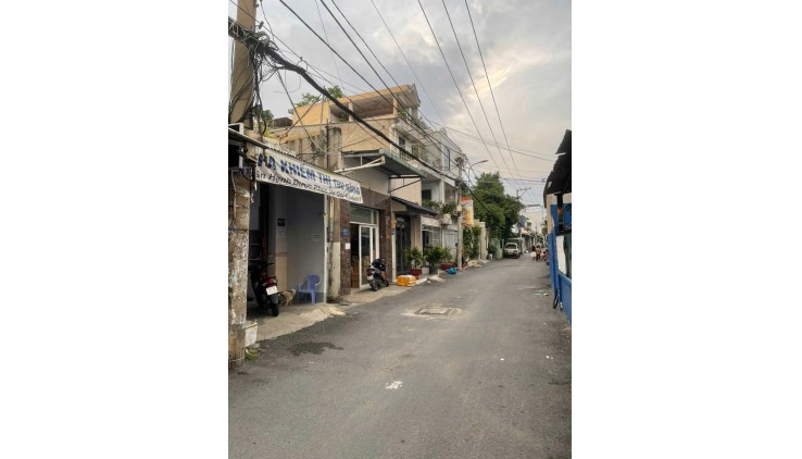 Nhà Bán Gấp  Nguyễn Văn Quá 31/55mz nhỉnh 4 tỷ Đông Hưng Thuận quận 12