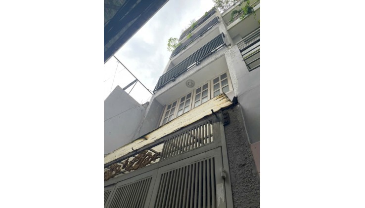 NHÀ ĐẸP HẺM 1/ ĐƯỜNG HOÀ HẢO -5 TẦNG  CÁCH 10 CĂN RA MẶT TIỀN ĐƯỜNG - 5 TẦNG BTCT - SỔ NỞ HẬU TÀI LỘC