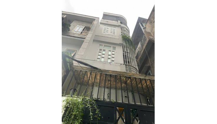 Nhà đẹp xịn xò ngay Lòng Điện Biên Phủ Quận 10 , DT  51M2 - 4 TẦNG RẤT MỚI BTCT KIÊN CỐ - VỊ TRÍ ĐẸP