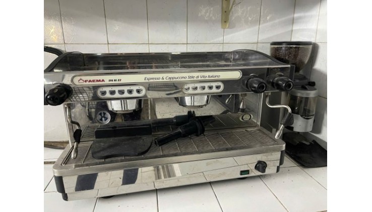 Quận 12 , Nhanh Còn ! Sang Quán Cơm Lượng Khách hoặc Pass Lại toàn bộ trang thiết bị, Tel : 0857216749 ( chính chủ )