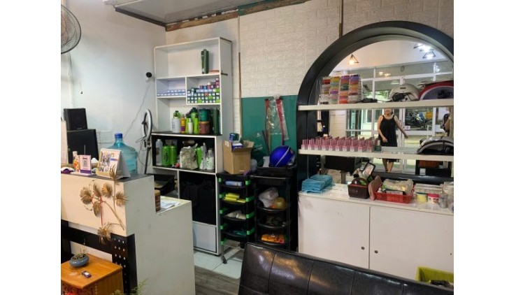 Nhà Bè  ! Sang Salon Tóc – Nail Mới , MB thuê hiện trả chỉ có 6,5 tr/ tháng , Tel : 0943629139 ( Chính chủ )