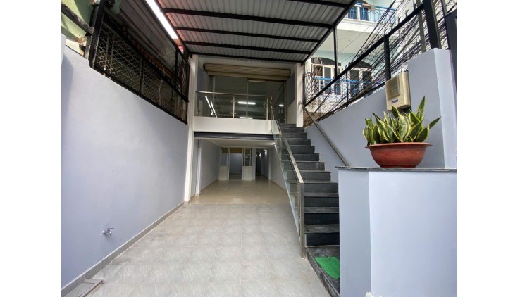 Cho thuê mặt tiền 268 Hoàng Hoa Thám; 4,5*20 3 lầu, cổng khu nhà ga T3