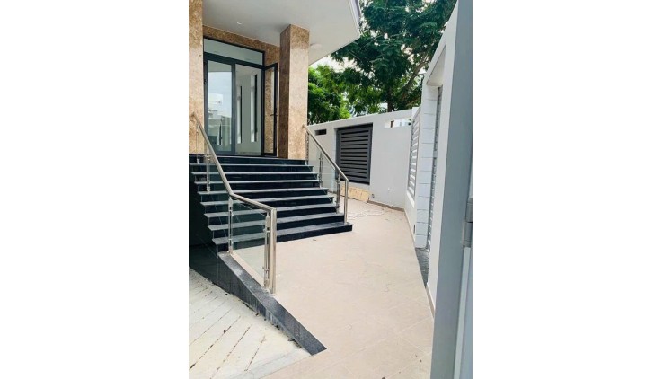 Cho thuê văn phòng 177m2, căn góc Số 89 Khu dân cư Vạn Phúc,P.Hiệp Bình Phước,Thủ Đức