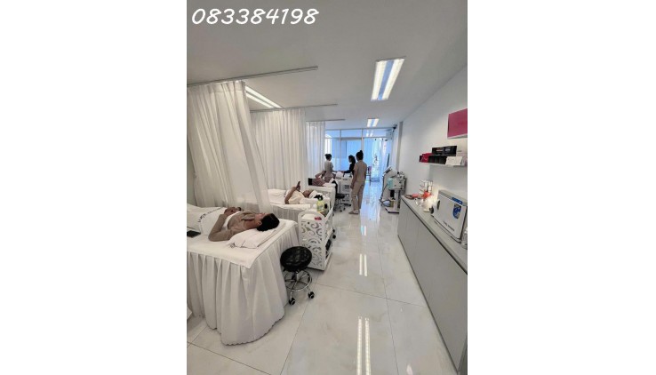 Chuyển về Viện Thẩm Mỹ Huỳnh Văn Bánh full diện tích nên mình sang lại mặt bằng Spa đã Decor xinh xắn sẵn tại Phú Nhuận