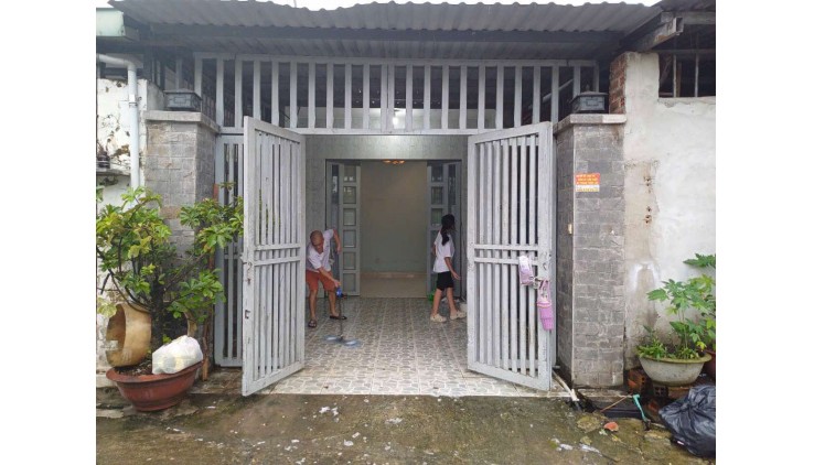 NHÀ NGAY NHÀ VĂN HÓA THIẾU NHI - HẺM XE HƠI VÔ NHÀ - CÁCH CHỢ HÓC MÔN 200M - ĐI BỘ RA SIÊU THỊ COOPMART.