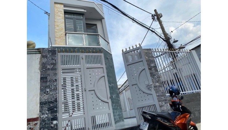 LÔ Góc, Hẻm xe hơi, Cách Chợ Thủ Đức 500m, DTs 122m2, giá chỉ 4 ty hơn.