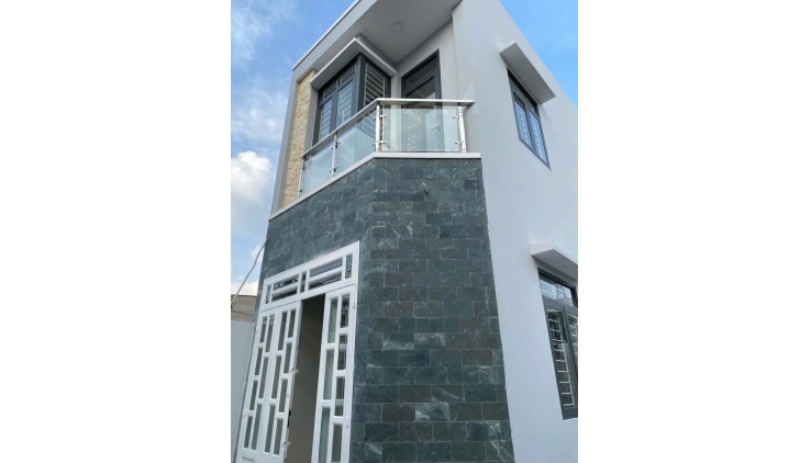 LÔ Góc, Hẻm xe hơi, Cách Chợ Thủ Đức 500m, DTs 122m2, giá chỉ 4 ty hơn.