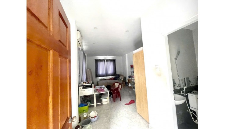 Dương Bá Trạc phường 1 quận 8 Bán nhà riêng  74m2 4 tầng 6pn 7wcgiá chỉ 11,3 tỷ