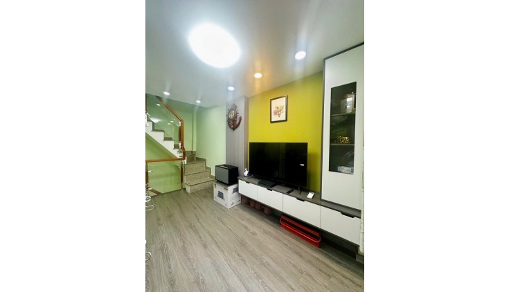 HXH  HUỲNH VĂN BÁNH - 1 TRỆT 3 LẦU - 4,1 TỶ