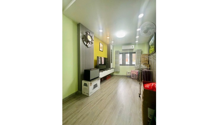 HXH  HUỲNH VĂN BÁNH - 1 TRỆT 3 LẦU - 4,1 TỶ