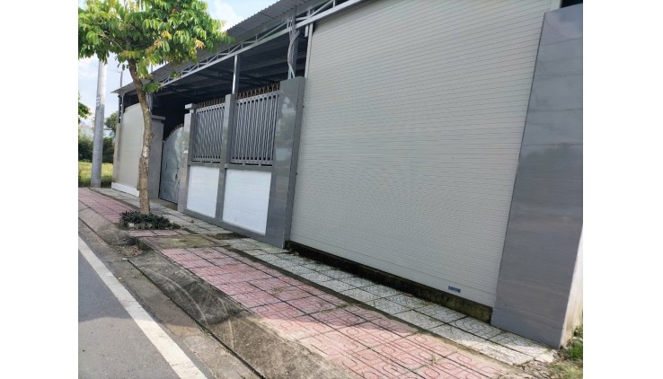 Bán xưởng mặt tiền Tân Hiệp, hơn 600m2, gần QL 22, giá 10 tỷ + x tỷ