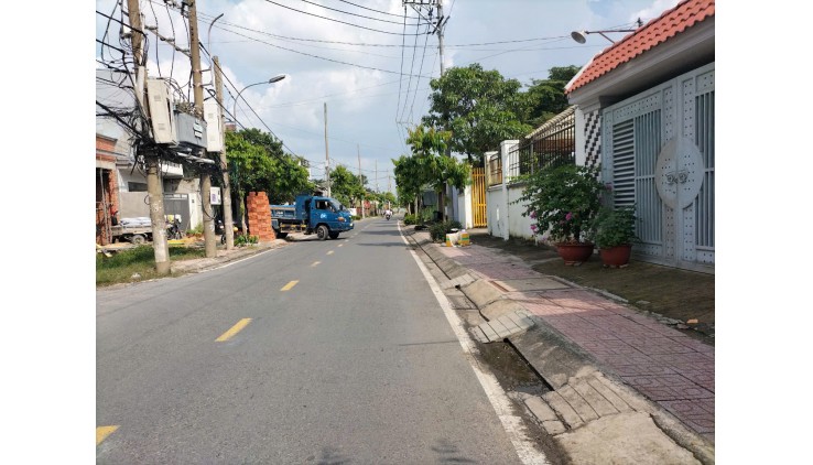 Bán xưởng mặt tiền Tân Hiệp, hơn 600m2, gần QL 22, giá 10 tỷ + x tỷ