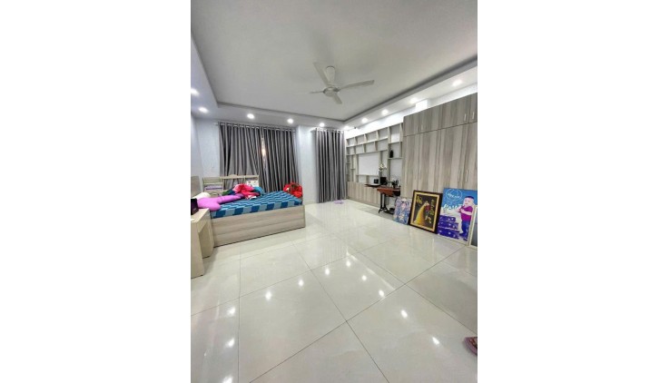 MẶT TIỀN KHU VIP BÌNH TÂN HIẾM NHÀ BÁN - VỊ TRÍ ĐẮC ĐỊA - KINH DOANH SẦM UẤT - THÔNG SỐ VÀNG (5*18) - VỈA HÈ 4.5M.,