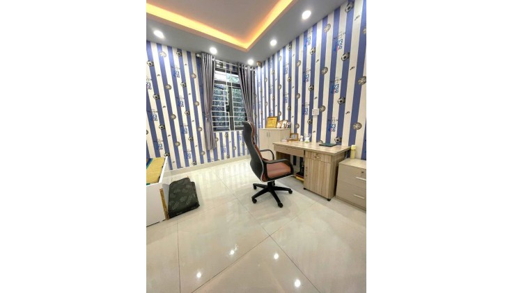MẶT TIỀN KHU VIP BÌNH TÂN HIẾM NHÀ BÁN - VỊ TRÍ ĐẮC ĐỊA - KINH DOANH SẦM UẤT - THÔNG SỐ VÀNG (5*18) - VỈA HÈ 4.5M.,