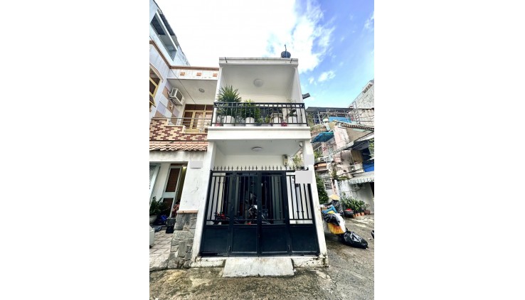 NHÀ ĐẸP PHAN VĂN TRỊ , PHƯỜNG 11, QUẬN BÌNH THẠNH
VỊ TRÍ SIÊU ĐẸP - SÁT MẶT TIỀN 41/50m2 - 2 TẦNG - KINH DOANH ĐỈNH 
7.4 T.Ỷ
