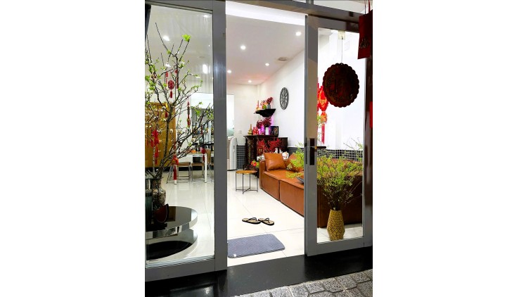 Bán nhà 104m2 mặt tiền đường 14 - Linh Đông