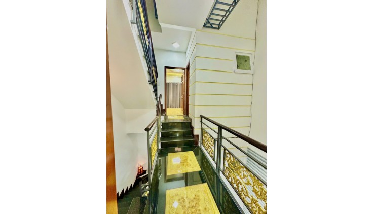 Bán nhà đẹp ở ngay Lê Ngã, Tân Phú, 4m x 12m,4 tầng , oto ngủ trong nhà đuòng nhựa 12 m,  chỉ 9.9 tỷ