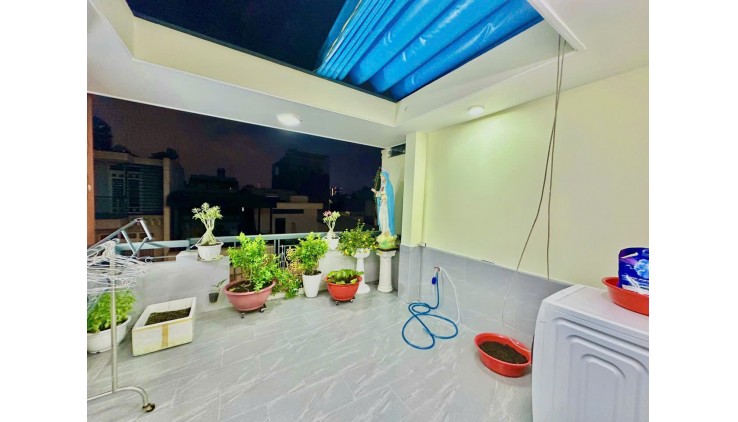 Bán nhà đẹp ở ngay Lê Ngã, Tân Phú, 4m x 12m,4 tầng , oto ngủ trong nhà đuòng nhựa 12 m,  chỉ 9.9 tỷ