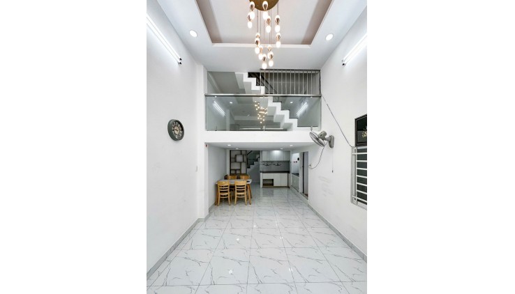 Bán nhà Bình Thạnh, 40m2, 3 tầng. Nở hậu, sát mặt tiền, nhỉnh 5 tỷ.