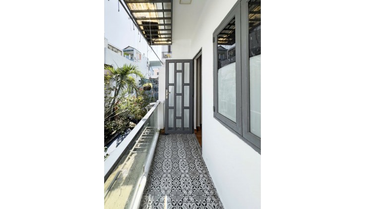 Bán nhà Bình Thạnh, 40m2, 3 tầng. Nở hậu, sát mặt tiền, nhỉnh 5 tỷ.