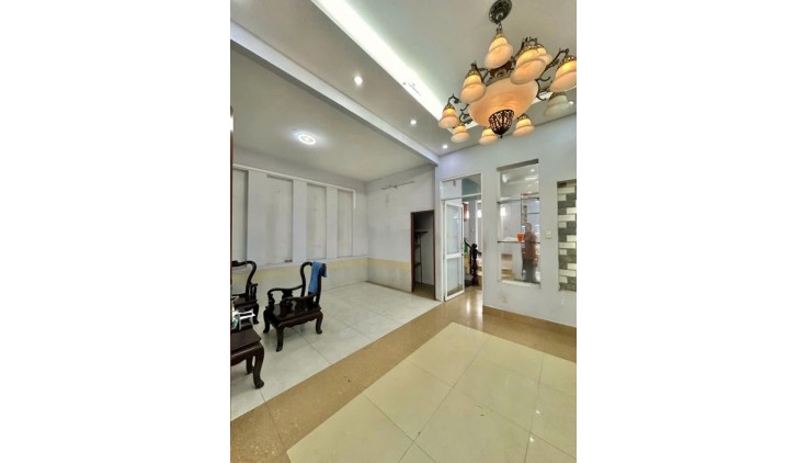 Bán nhà Lô góc HXH 8m  Âu Cơ -  Lê Đại Hành, Q11, 8x14m, 3 Tầng - 4PN, 15.5 tỷ (TL)