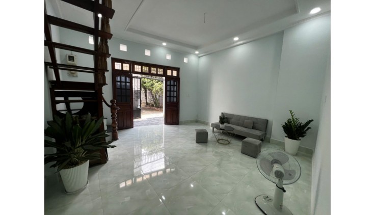 NHÀ CỰ.C ĐẸP Ở NGAY - 62M2(5x12,1m) CHỈ 4,15 TỶ - LINH CHIỂU THỦ ĐỨC