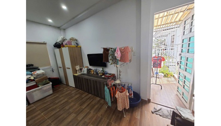 Bán nhà riêng Tám Danh 60m2 2 tầng BTCT phường 4 quận 8 giá chỉ 6,8 tỷ