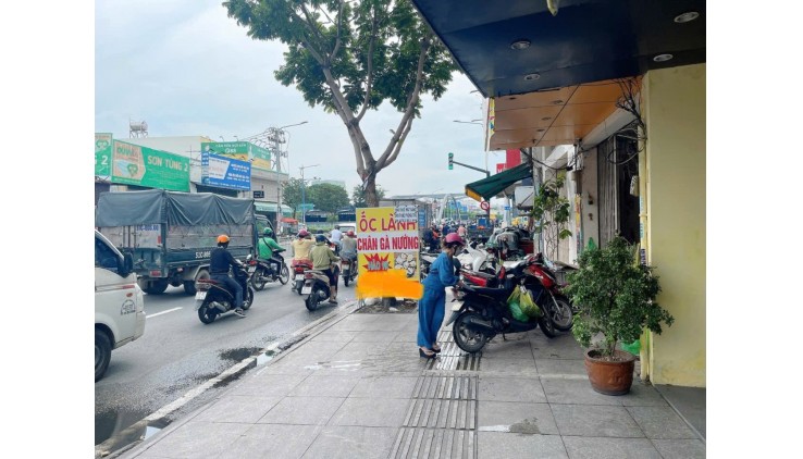 Mặt tiền Lúy Bán Bích- Tâp phú( 4*15m), nhà 3 tầng, dòng tiền 30tr, buốn bán sầm uất, 12.6 tTl