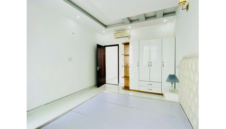 Bán nhà Gò Vấp, 50m2, hẻm xe hơi thông, nhà mới, nhỉnh 4 tỷ.