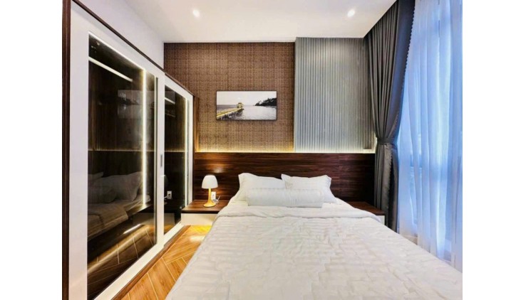Bán nhà ngay Quang Trung- Gò vấp, ngang 6.5m, nở hậu 6,9m,3 tầng, 4 PN,5m ra mặt tiền, chỉ 5.8Tỷ